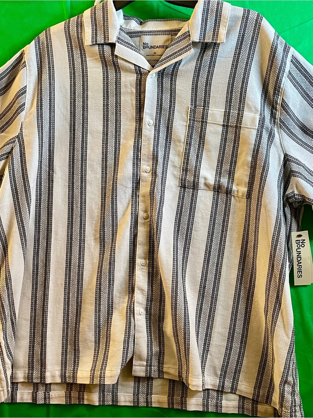 No Boundaries Men's Black and White Vertical Stripe Button-Down Shirt 3XL